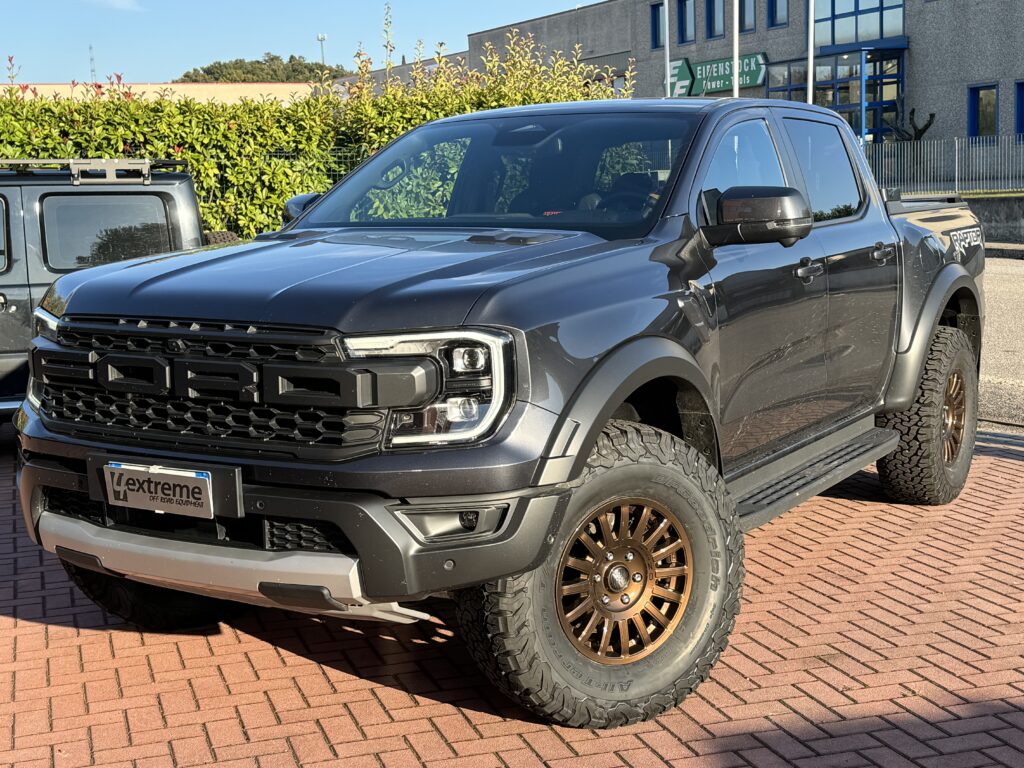 allestimento omologazione Ford Ranger Raptor pneumatici maggiorati 4